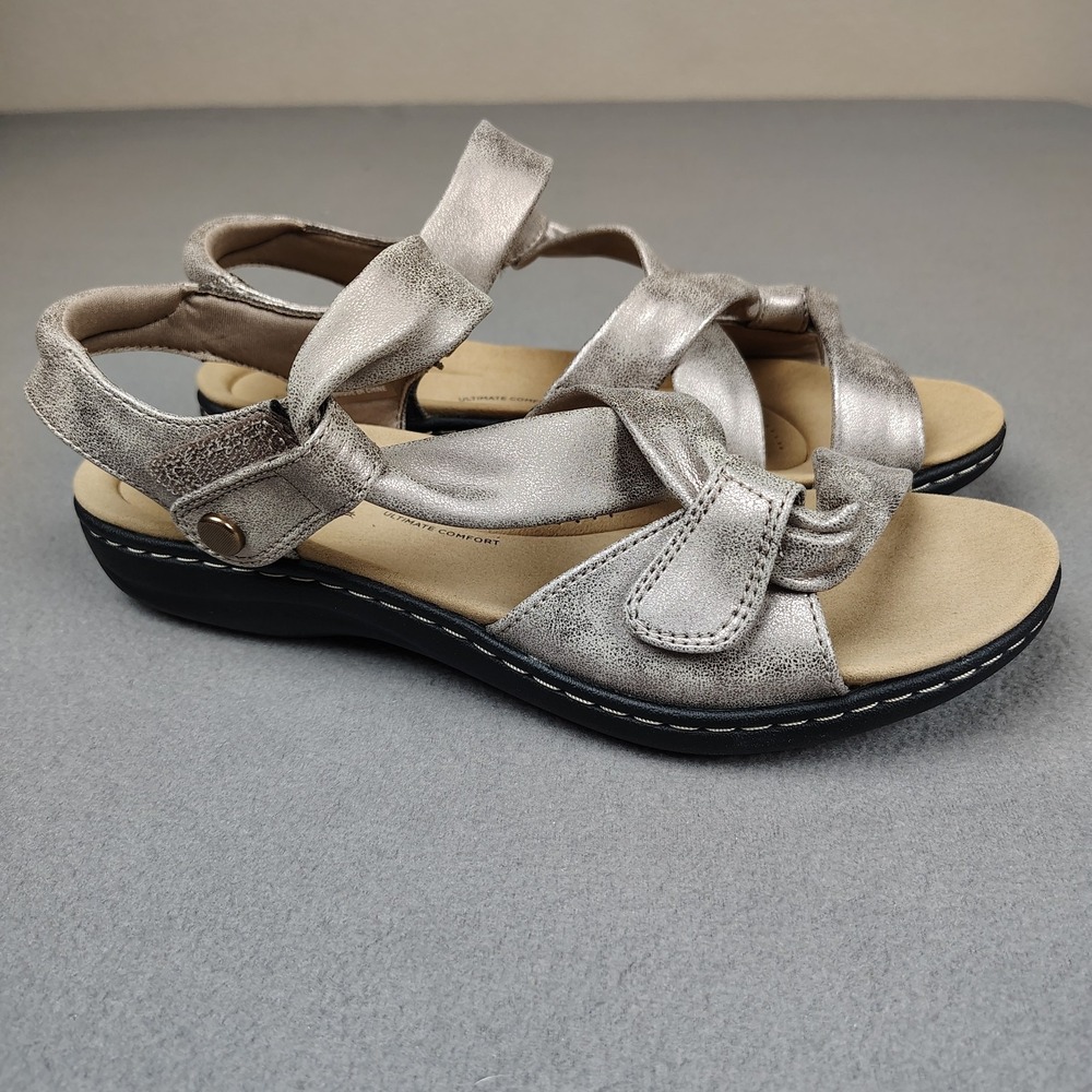 Clarks Laurieann Bell Sandals Women 8.5 W Taupe Metallic Strap Comfort Shoes NEW